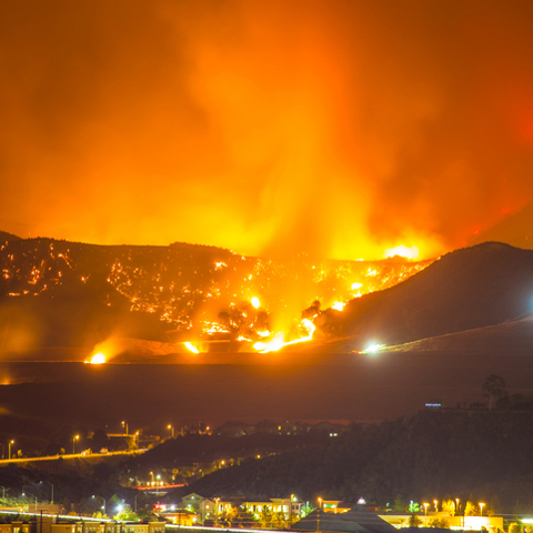 Deadly wildfires sweep through Southern California