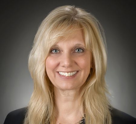 Nancy Santin headshot