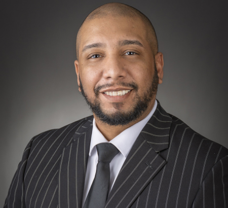 Daniel J. Robles headshot