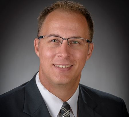 Dustin L. Wadsworth headshot